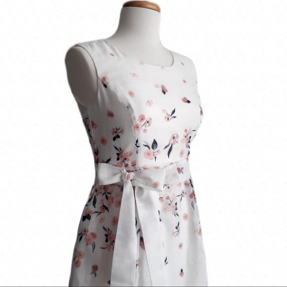 RETRO. VERO MODA Vintage Formal Dress. White & Pink Floral Print. Fit & Flared - Picture 3 of 9